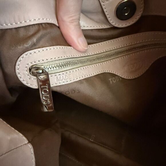 Tod's CS24 Beige Tote Bag - Picture 8 of 16
